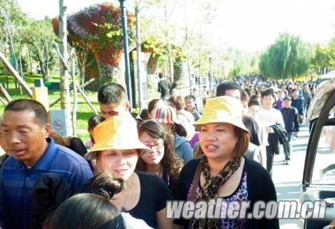 18日,西安世园会接近尾声人流如织(摄影:李根) 18日,西安世园会接近尾声人流如织(摄影:李根)